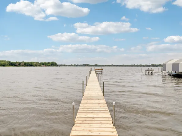 3448 N Shore Dr, Wayzata, MN 55391