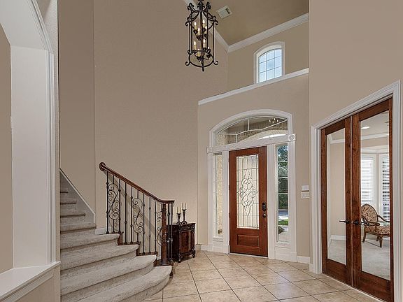 3rd image of 3 N Fair Manor Cir