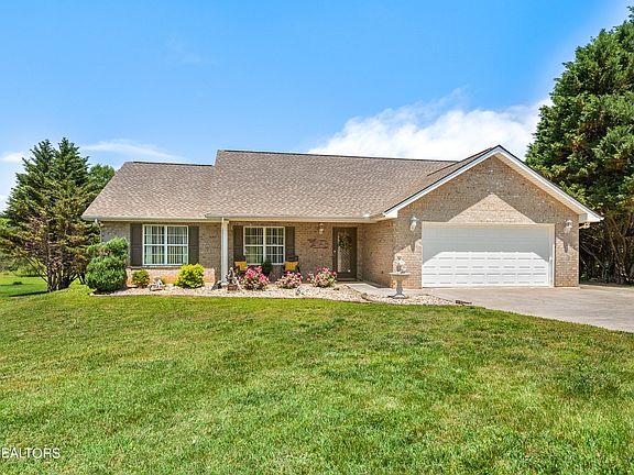 3rd image of 1319 Chesty Puller Cir