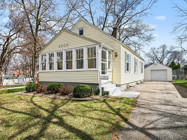 2638 Longstreet Ave SW, Wyoming, MI 49509
