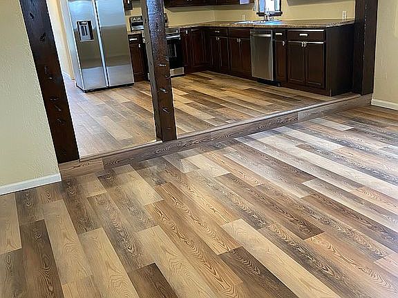 Front door/living room/kitch