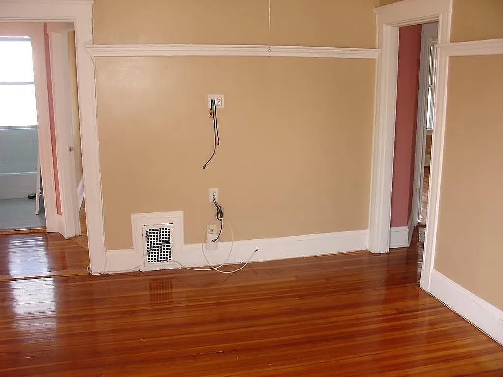 1432 Eastern Ave — Photo 3