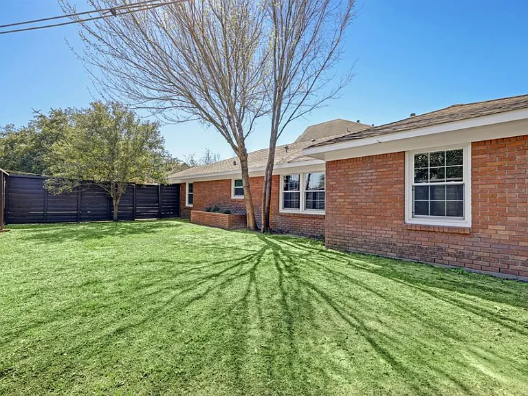 4002 Merrick St — Photo 24