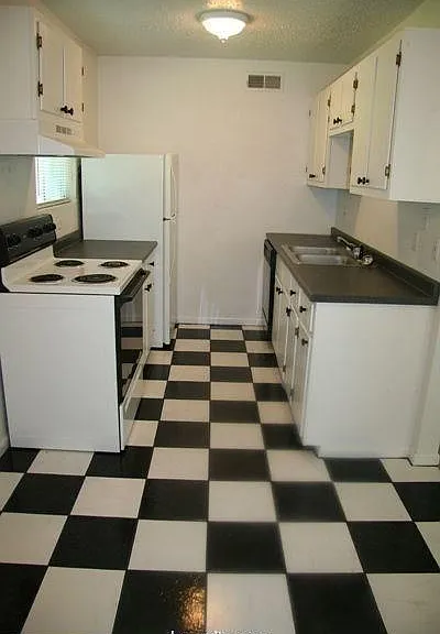 314 S Haswell Dr #B — Photo 1