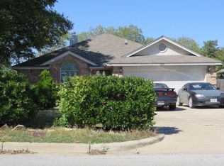 3029 Elinor St, Fort Worth, TX 76111