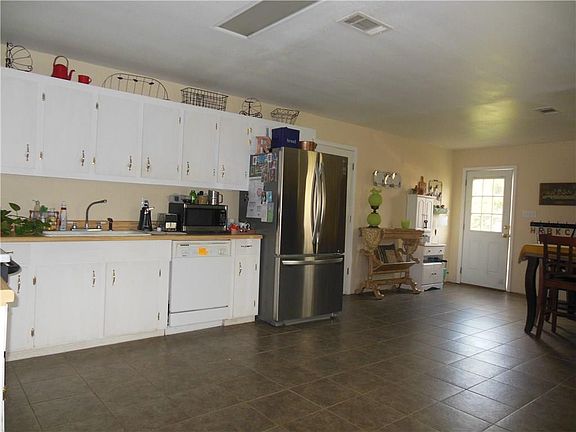 5th image of 131 Barton Ln