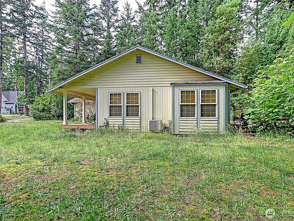 3rd image of 1675 Aspen Drive