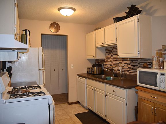 3rd image of 535 Sandhurst Dr W #209