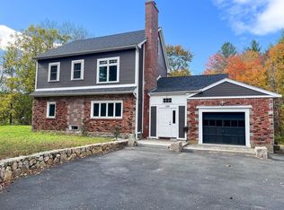 125 Maple St, Carlisle, MA 01741