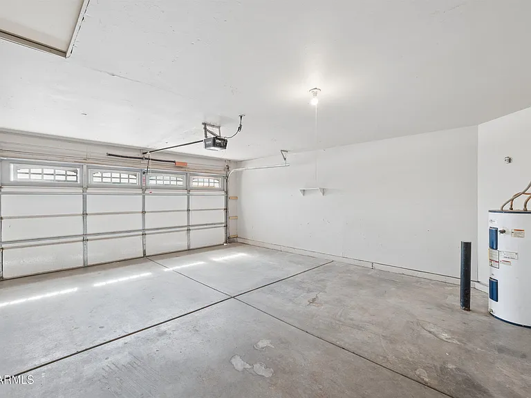 6620 S 18th St — Photo 24