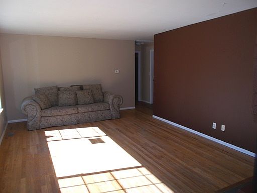 5th image of 15727 Wallingford Ave N