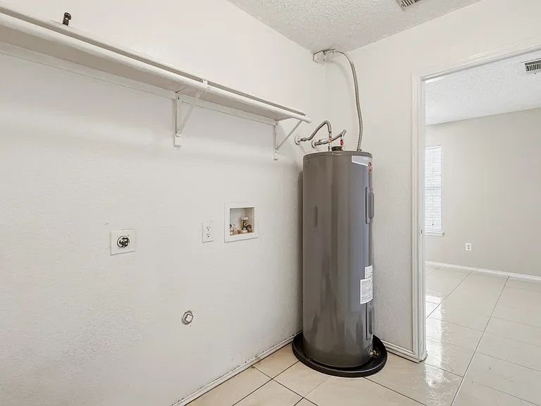 6720 Elk Trl — Photo 23