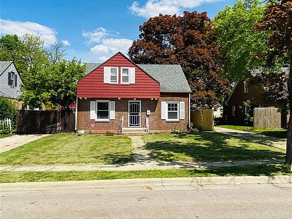 2nd image of 2223 Custer Ave