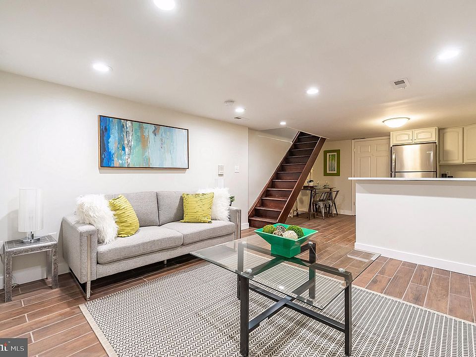 1st image of 1840 Catharine St #1