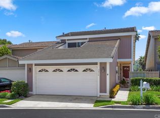 7076 E Viewpoint Ln, Anaheim, CA 92807