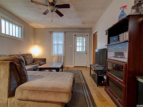 4th image of 1035 Wallace STREET