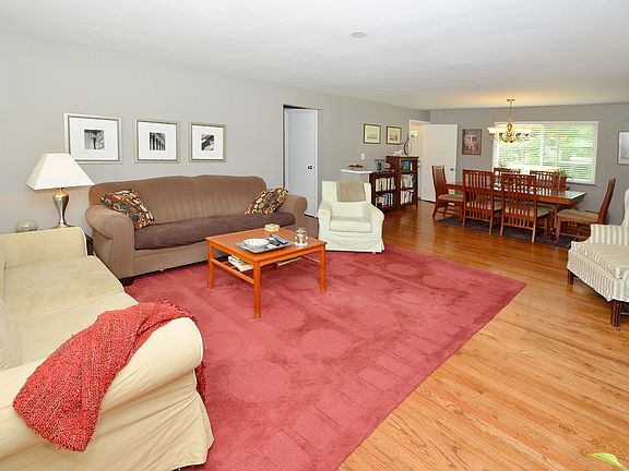2nd image of 939 Cherokee Dr