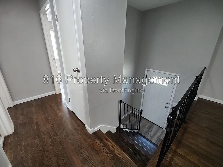 7941 NE San Rafael Dr — Photo 11