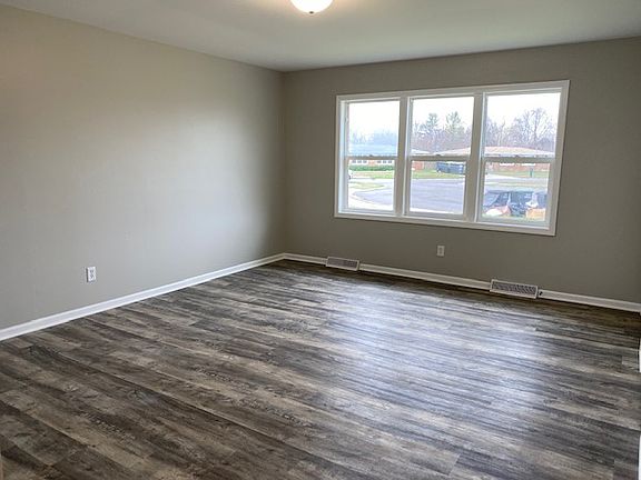 2nd image of 5474 Aspen Ave