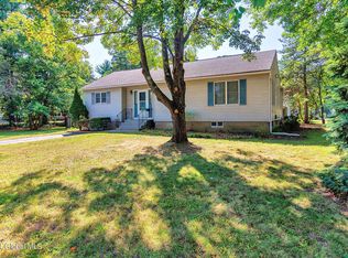 1A Oathout Ln, Latham, NY 12110
