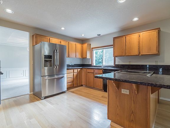 5th image of 4259 SE Jennifer Ct