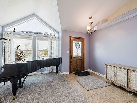 5th image of 358 Bluecrest Dr