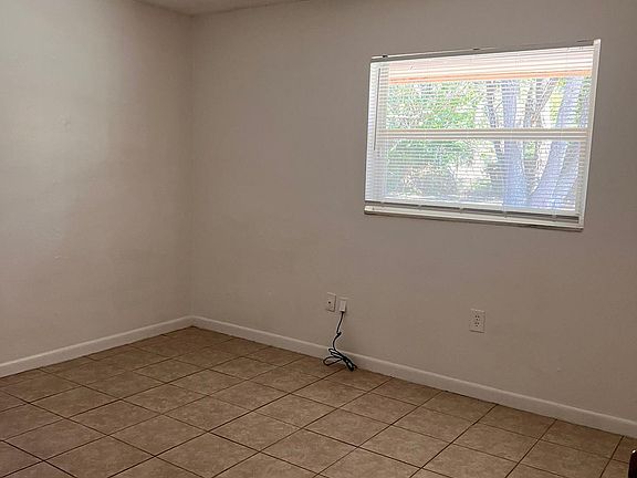 4th image of 107 Forest St #107