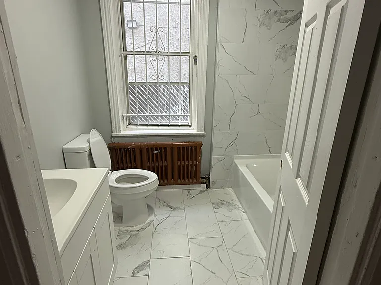 672 N Union St — Photo 13