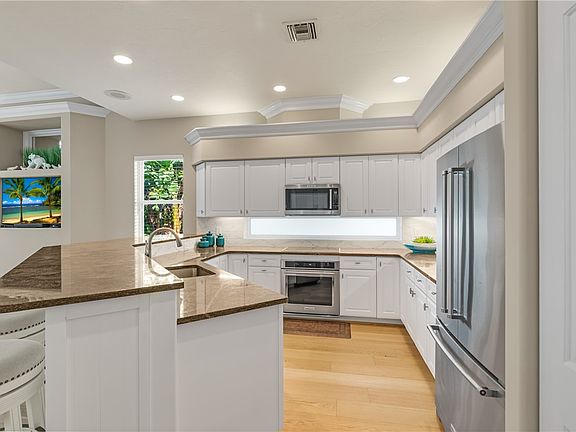 4th image of 2120 Oyster Bay Dr