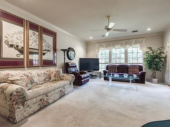 4th image of 1304 Oriental Ave