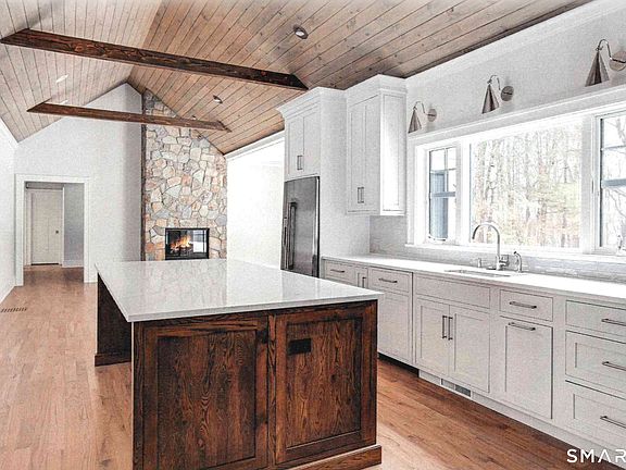 5th image of 767 Ridgebury Road