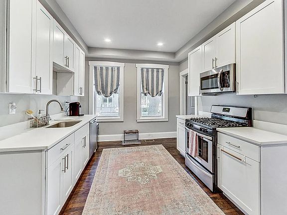 2nd image of 3858 N Whipple St #1F