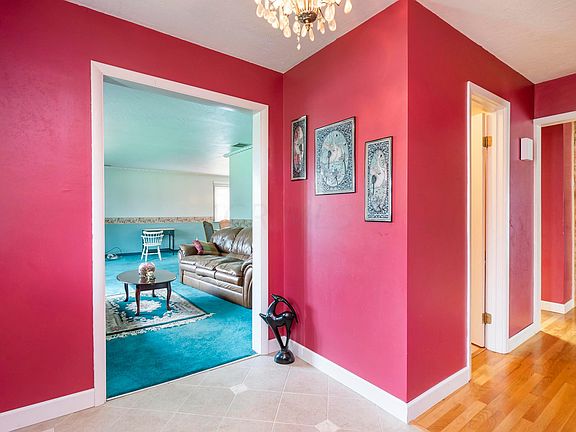 2nd image of 13628 Nantucket Ave