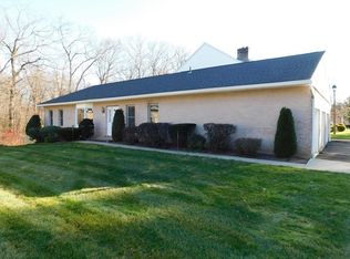 14 Castle Hill Rd #A, Agawam, MA 01001