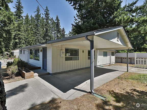 4th image of 724 Camano Avenue