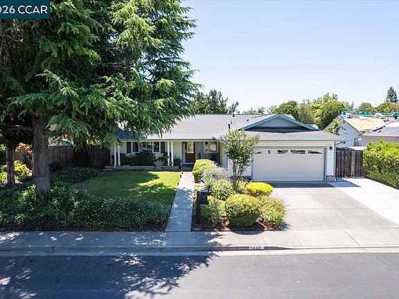 3rd image of 472 Cordoba Ln