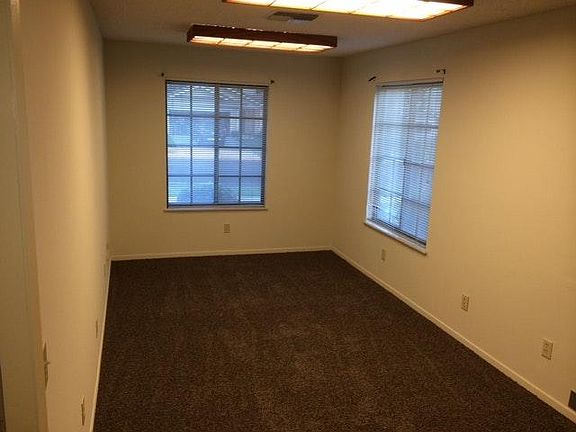 5th image of 1329 E Pennsylvania Ave