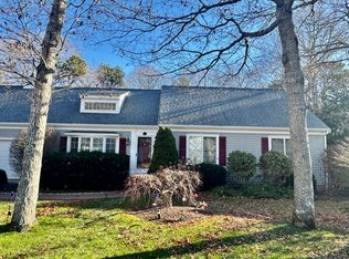 82 Daybreak Ln, Hyannis, MA 02601