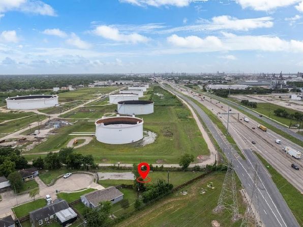 101 Alastair Dr, Pasadena, TX 77506