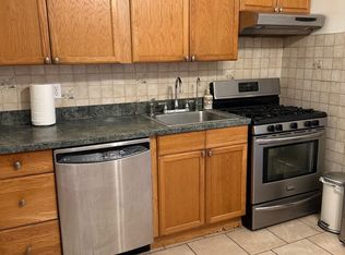 190 Bay 7th St, Brooklyn, NY 11228