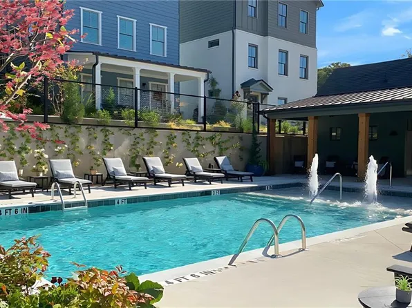 3304 Stillwood Ln, Hapeville, GA 30354