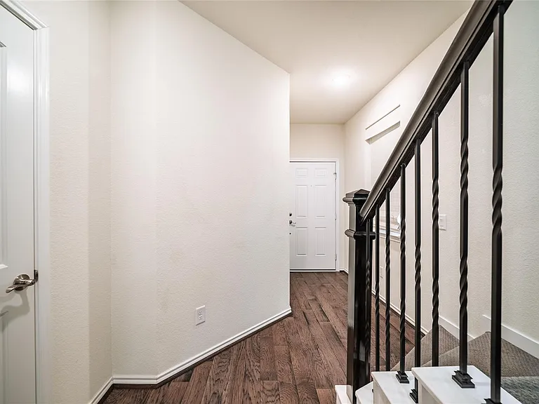 10918 Cannes Memorial Dr — Photo 3
