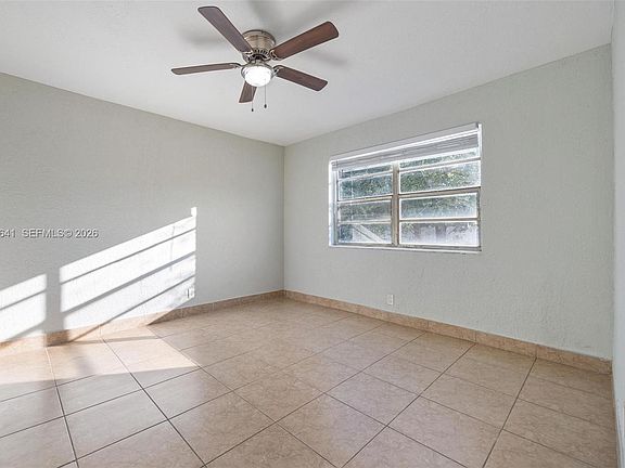 4th image of 2525 N 23rd Ave