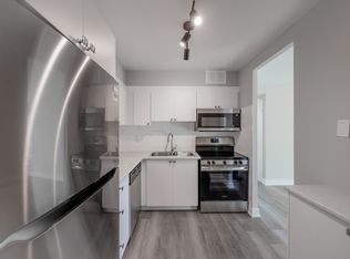 3575 Kaneff Crescent, Mississauga, ON L5A 3Y5