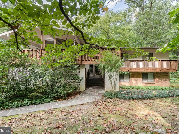 39 Dogwood Dr, Hershey, PA 17033