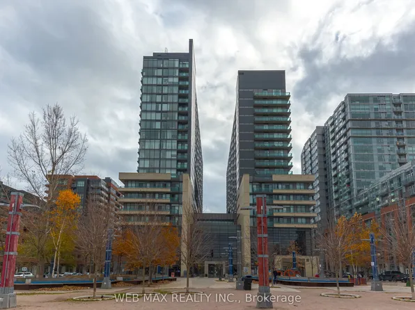 36 Lisgar St W #205, Toronto, ON M6J 0C7