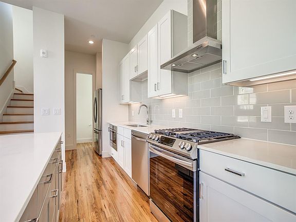 3rd image of 2128 Ashby St #501