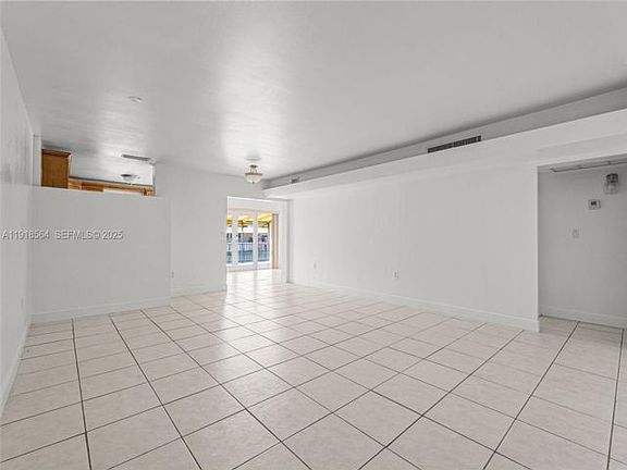 5th image of 15504 Sharpecroft Dr