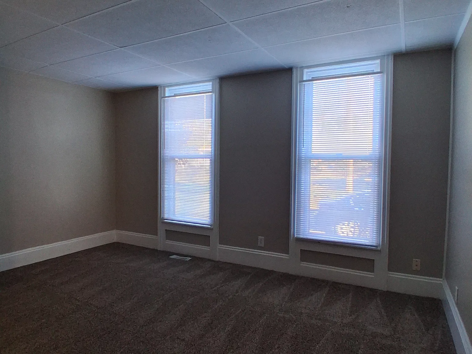 3 Bedroom, 2 Bathroom — Photo 2