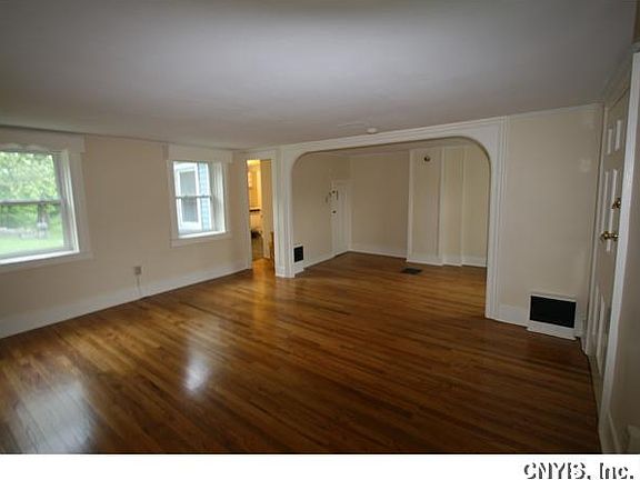 3rd image of 4602 North St